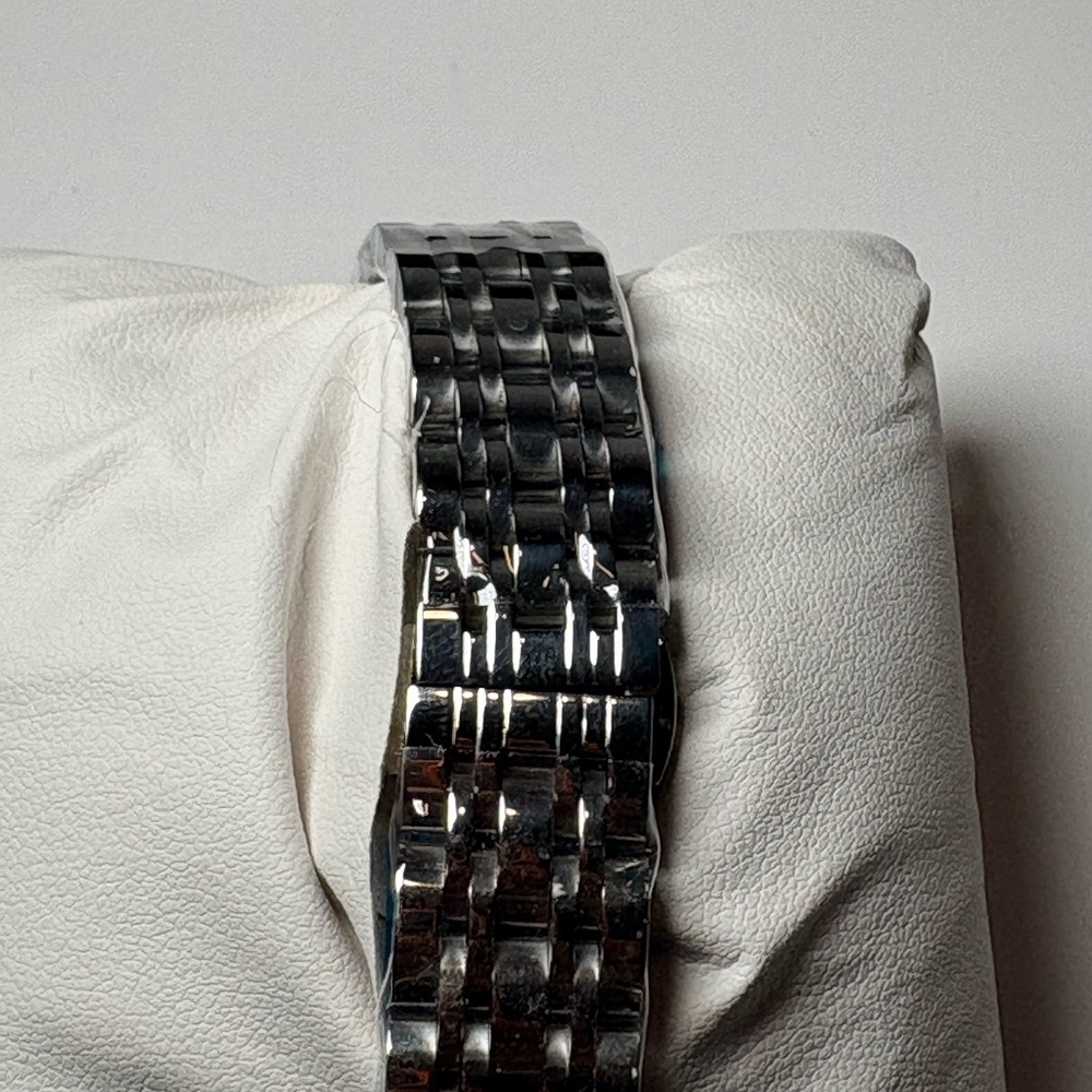 Invicta Women’s Sterling Silver and Black Rectangular Timepiece. Classic ⌚️26mm - Picture 8 of 10